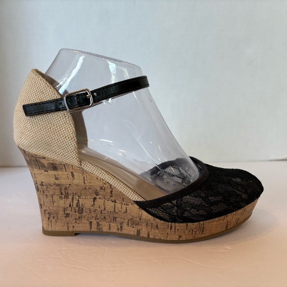 Apt. 9 black lace wedge heel sandals shoes size 8M - Picture 4 of 12
